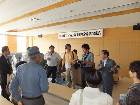 市立大町総合病院の被災者収容施設「南棟」（愛称「さくら」）の完成式