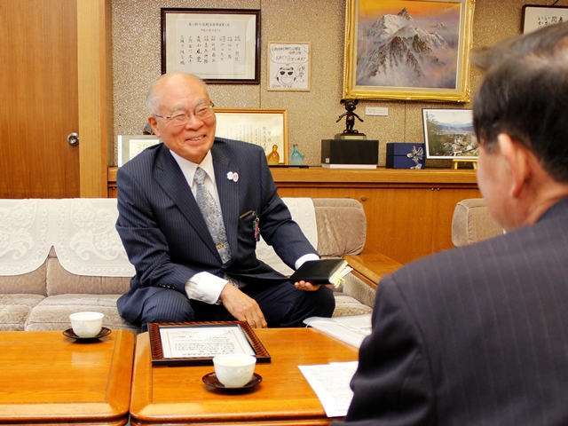 長澤貞夫さん 信濃大町観光大使に