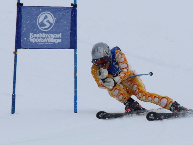 雪の中での熱い戦い　市民スキー・スノーボード大会