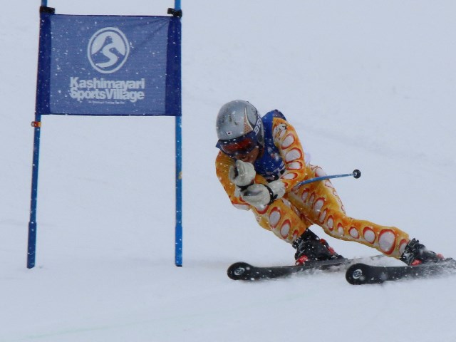 雪の中での熱い戦い 市民スキー・スノーボード大会