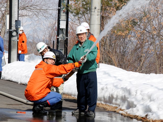 美麻支所で住民参加型の消防訓練