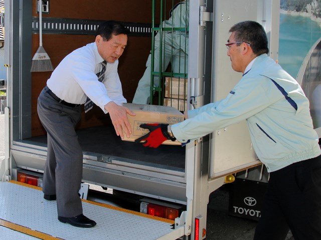 熊本地震被災者へ市が救援物資を搬送
