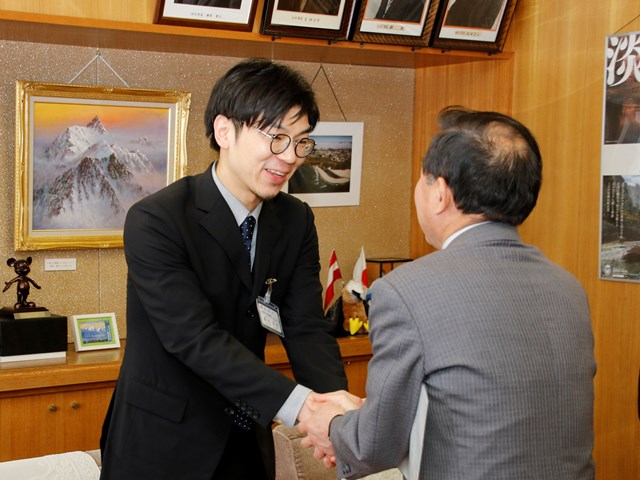 髙松永和さんに地域おこし協力隊を委嘱