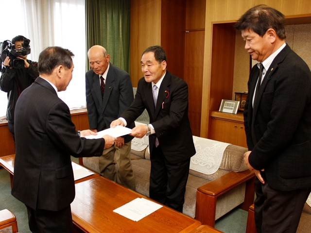 農業委員会が農業の発展のために市へ意見書提出