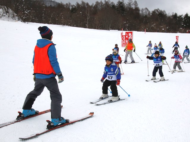 ウィンタースポーツを楽しもう　小学生スキー教室