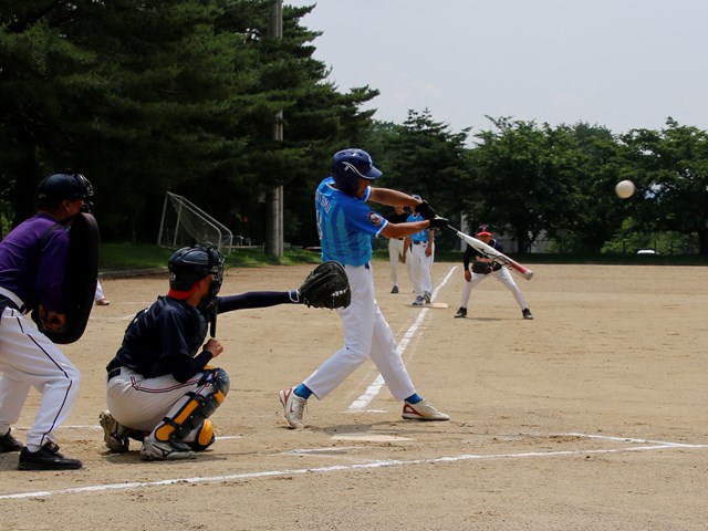 真夏の日差しの中で白熱した戦い　市民スポーツ夏季大会２日目２