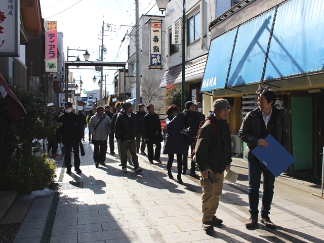 まち並みや空き家など資源を見てまちづくりを考える見学会