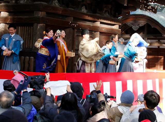 若一王子神社で節分「鬼は外！　福は内！」