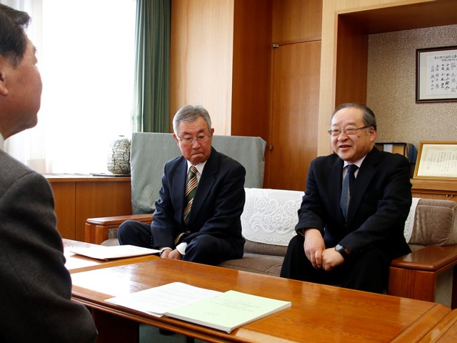 市健康づくり推進委員会が健康増進計画と食育計画の答申