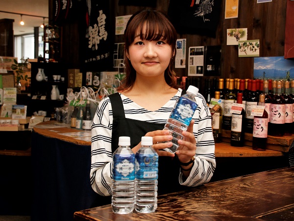 「信濃大町　湧水」ペットボトルを市内で発売