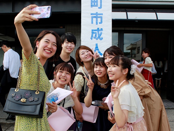 未来への思い新たに 大町市成人式