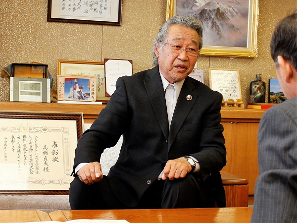 木彫家　髙橋貞夫さんが令和元年度知事表彰受賞を報告