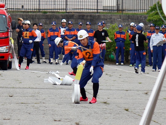 大町市消防団が日頃の練習成果を競う　ポンプ操法・ラッパ吹奏大会開催