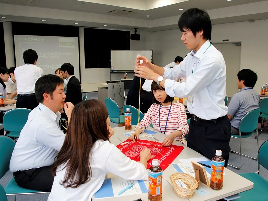 市内若手職員が集まりチームワークを学び交流 異業種間交流会