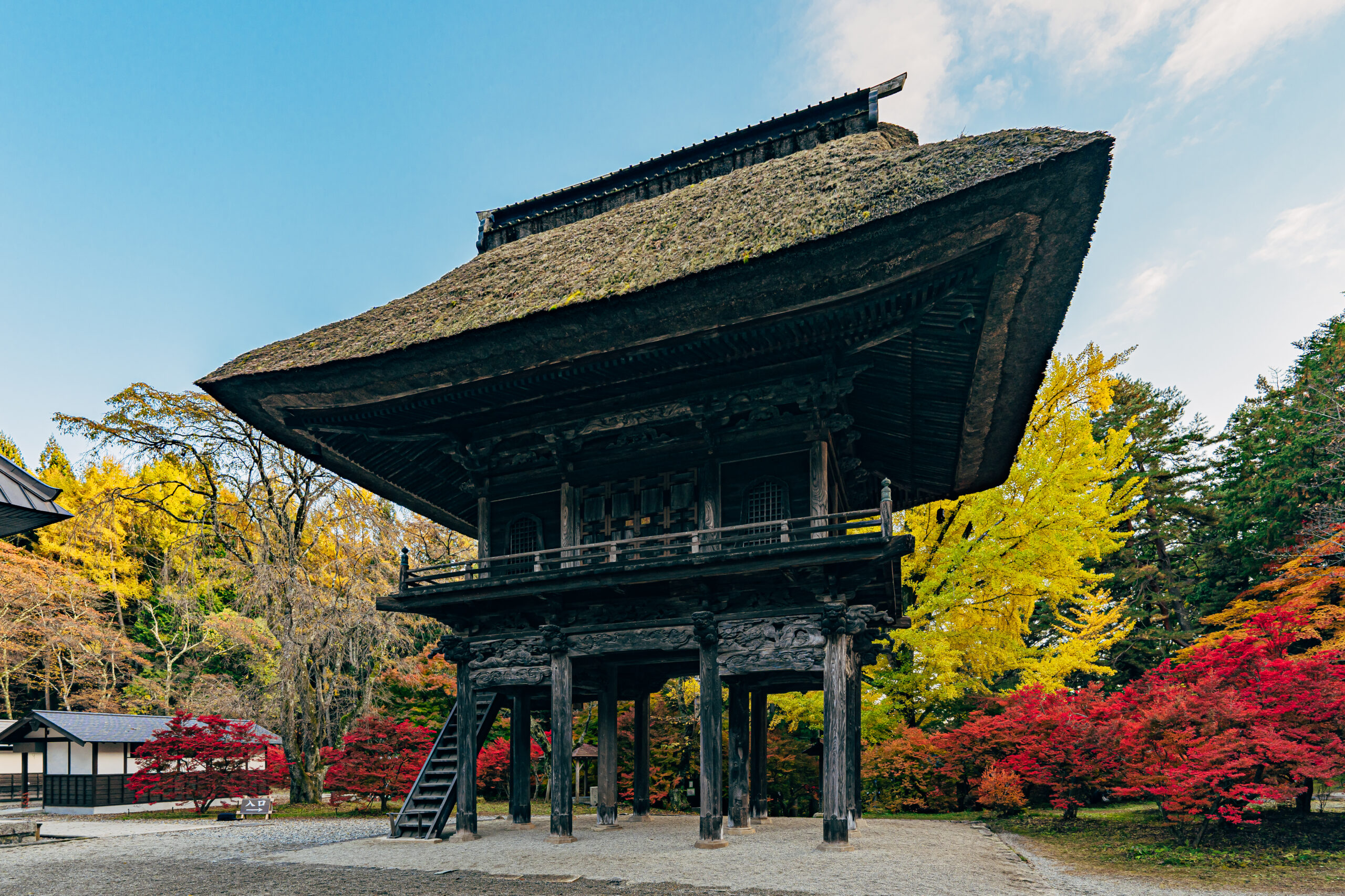 霊松寺山門